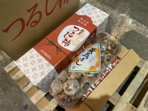 【山形県産 入荷情報】干し柿(つるし柿)の入荷が始まりました