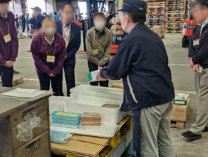2025年9月26日 株式会社おーばん様の新入社員の皆様が見学にいらっしゃいました。